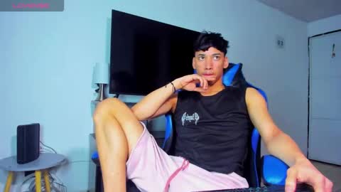 Snapshot of lyam_russo chatting on April 2026 06:19:02 AM Lyam online show from April 2026 06:19:02 AM