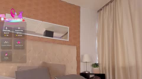 Lyan online show from November 2025 08:52:02 PM