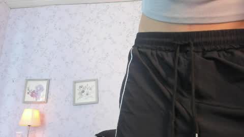 Lyan online show from April 2026 07:33:02 PM