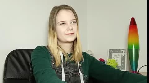 Lydia online show from November 2025 07:35:01 PM