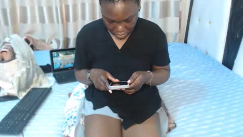 lyiajee online show from September 2025 07:53:01 AM