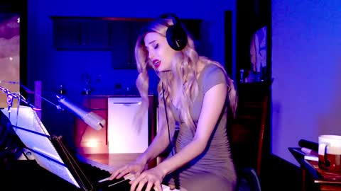 Snapshot of lylacdoll chatting on December 2024 01:37:02 AM LylacDoll online show from December 2024 01:37:02 AM