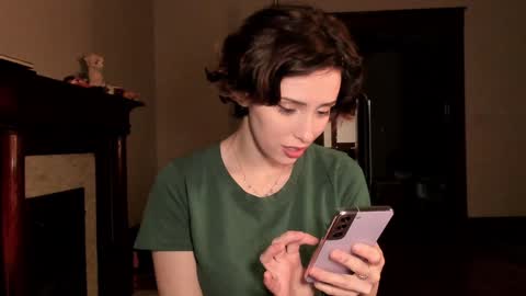 Snapshot of lylacdoll chatting on December 2024 12:43:02 AM LylacDoll online show from December 2024 12:43:02 AM