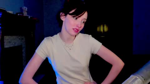 Snapshot of lylacdoll chatting on January 2025 02:58:02 AM LylacDoll online show from January 2025 02:58:02 AM