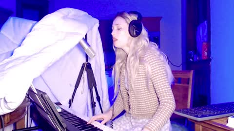 Snapshot of lylacdoll chatting on January 2025 01:12:02 AM LylacDoll online show from January 2025 01:12:02 AM