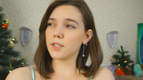 Snapshot of lyle_art chatting on December 2024 06:13:02 AM hi im Lyle online show from December 2024 06:13:02 AM