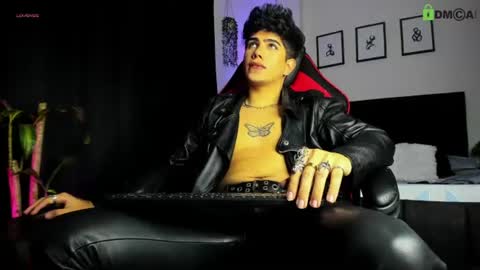 Snapshot of lylebennett_ chatting on June 2026 10:34:01 AM Lyle Bennett Freelance Model online show from June 2026 10:34:01 AM
