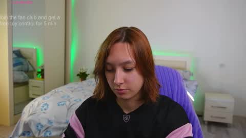 Snapshot of lylianrosse chatting on October 2025 07:07:02 AM Lylian online show from October 2025 07:07:02 AM