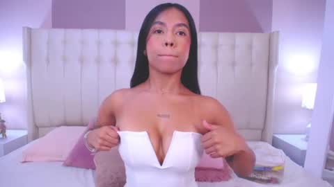 Snapshot of lyn_smith_ chatting on January 2025 11:24:01 AM Lyn online show from January 2025 11:24:01 AM