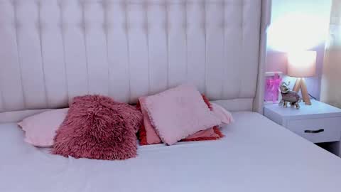 Snapshot of lyn_smith_ chatting on September 2025 11:45:01 AM Lyn online show from September 2025 11:45:01 AM