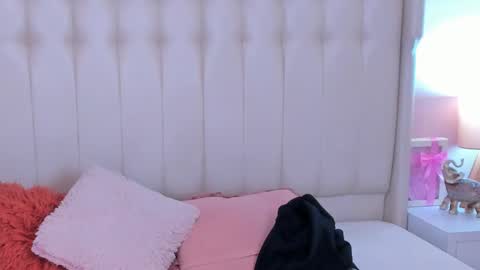 Snapshot of lyn_smith_ chatting on October 2025 11:20:02 AM Lyn online show from October 2025 11:20:02 AM