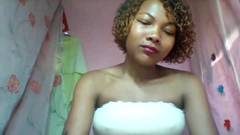 lyndah19 online show from February 2026 07:34:02 AM