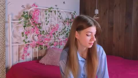 Snapshot of lyndsaymcghan chatting on October 2025 07:11:02 PM Nancy online show from October 2025 07:11:02 PM