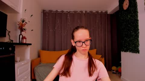 Snapshot of lynettebails chatting on January 2025 01:29:01 AM Sara online show from January 2025 01:29:01 AM