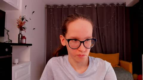 Snapshot of lynettebails chatting on January 2025 10:43:01 PM Sara online show from January 2025 10:43:01 PM