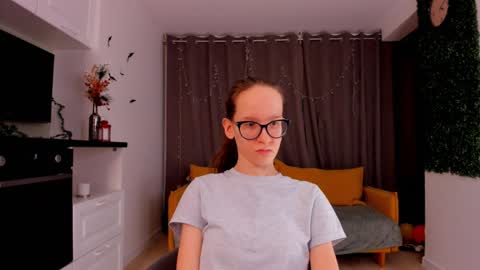 Snapshot of lynettebails chatting on January 2025 01:44:01 AM Sara online show from January 2025 01:44:01 AM