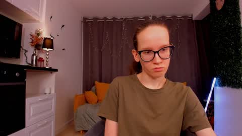 Snapshot of lynettebails chatting on January 2025 10:21:01 PM Sara online show from January 2025 10:21:01 PM