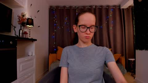 Snapshot of lynettebails chatting on February 2025 10:34:01 PM Sara online show from February 2025 10:34:01 PM