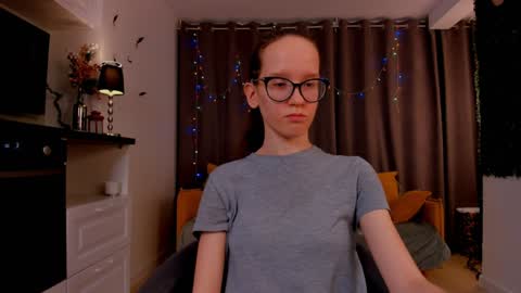 Snapshot of lynettebails chatting on February 2025 01:45:01 AM Sara online show from February 2025 01:45:01 AM