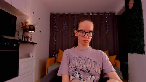 Snapshot of lynettebails chatting on February 2025 07:42:01 PM Sara online show from February 2025 07:42:01 PM