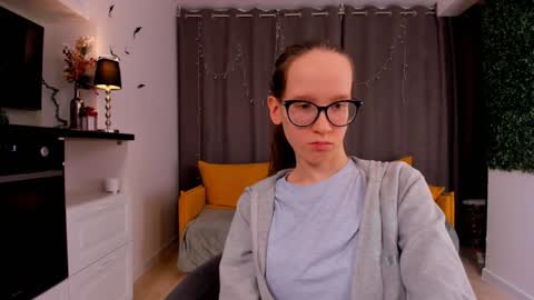 Snapshot of lynettebails chatting on February 2025 10:19:01 PM Sara online show from February 2025 10:19:01 PM