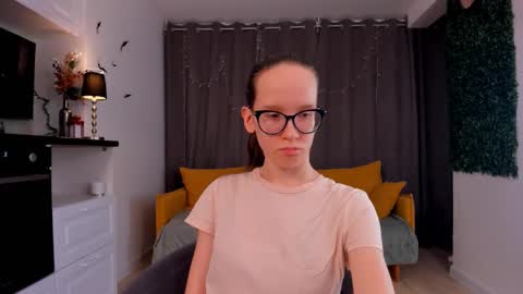 Snapshot of lynettebails chatting on February 2025 01:24:02 AM Sara online show from February 2025 01:24:02 AM