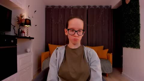 Snapshot of lynettebails chatting on February 2025 07:17:02 PM Sara online show from February 2025 07:17:02 PM