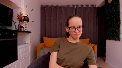 Snapshot of lynettebails chatting on February 2025 10:19:02 PM Sara online show from February 2025 10:19:02 PM