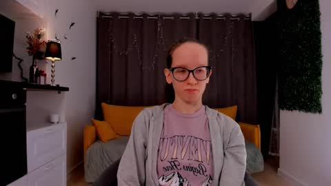 Snapshot of lynettebails chatting on February 2025 07:24:02 PM Sara online show from February 2025 07:24:02 PM