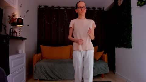 Snapshot of lynettebails chatting on February 2025 01:23:02 AM Sara online show from February 2025 01:23:02 AM