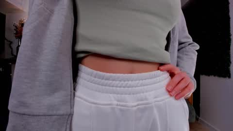 Snapshot of lynettebails chatting on February 2025 07:17:02 PM Sara online show from February 2025 07:17:02 PM