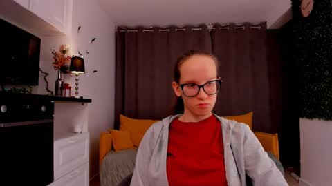 Snapshot of lynettebails chatting on February 2025 07:16:02 PM Sara online show from February 2025 07:16:02 PM