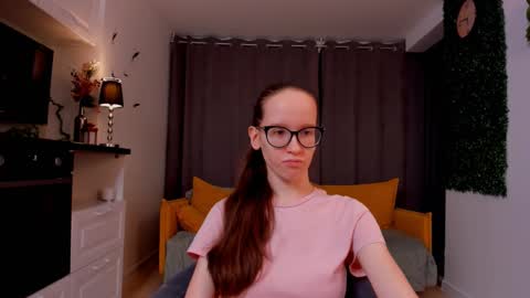 Snapshot of lynettebails chatting on February 2025 04:11:02 PM Sara online show from February 2025 04:11:02 PM