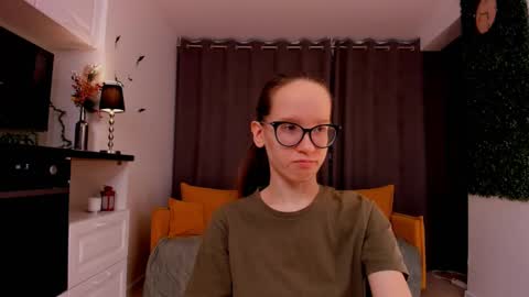 Snapshot of lynettebails chatting on February 2025 04:09:02 PM Sara online show from February 2025 04:09:02 PM