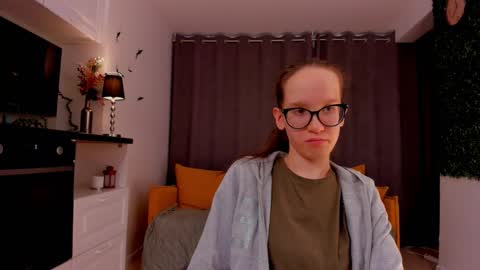 Snapshot of lynettebails chatting on February 2025 10:20:02 PM Sara online show from February 2025 10:20:02 PM