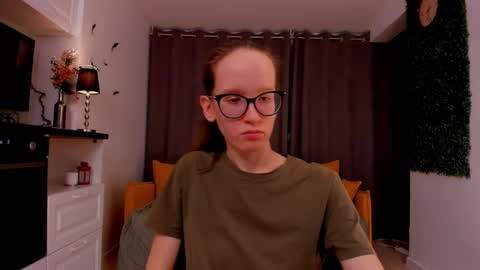 Snapshot of lynettebails chatting on February 2025 01:24:01 AM Sara online show from February 2025 01:24:01 AM