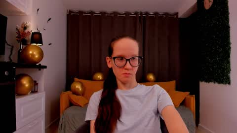 Snapshot of lynettebails chatting on February 2025 04:36:02 PM Sara online show from February 2025 04:36:02 PM