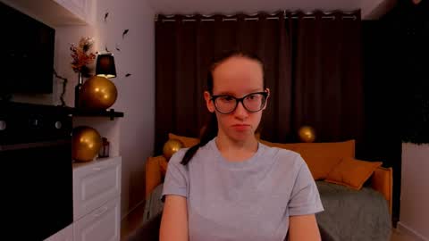 Snapshot of lynettebails chatting on February 2025 07:41:01 PM Sara online show from February 2025 07:41:01 PM