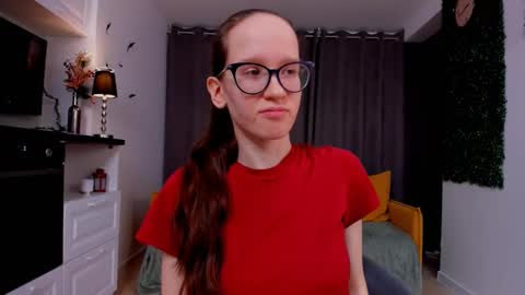 Snapshot of lynettebails chatting on February 2025 07:16:01 PM Sara online show from February 2025 07:16:01 PM