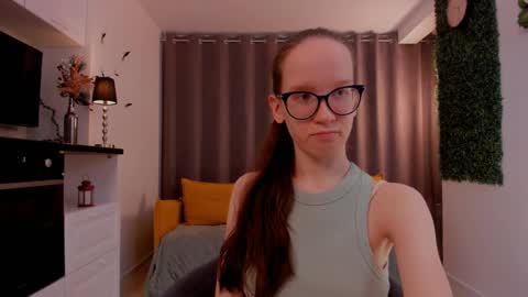 Snapshot of lynettebails chatting on March 2025 04:10:01 PM Sara online show from March 2025 04:10:01 PM