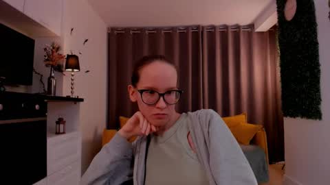 Snapshot of lynettebails chatting on March 2025 07:12:02 PM Sara online show from March 2025 07:12:02 PM