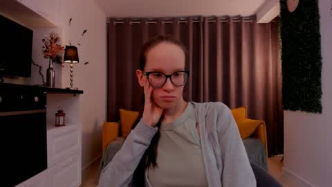 Snapshot of lynettebails chatting on March 2025 10:16:02 PM Sara online show from March 2025 10:16:02 PM