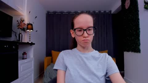 Snapshot of lynettebails chatting on March 2025 07:28:01 PM Sara online show from March 2025 07:28:01 PM