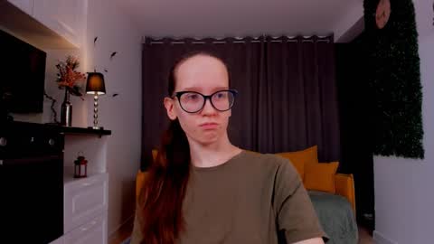 Snapshot of lynettebails chatting on March 2025 04:17:02 PM Sara online show from March 2025 04:17:02 PM