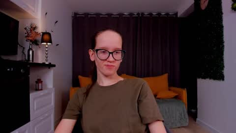 Snapshot of lynettebails chatting on March 2025 01:42:02 AM Sara online show from March 2025 01:42:02 AM