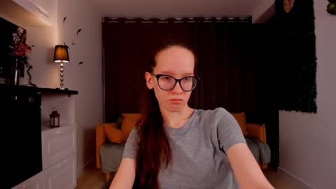 Snapshot of lynettebails chatting on March 2025 04:06:02 PM Sara online show from March 2025 04:06:02 PM