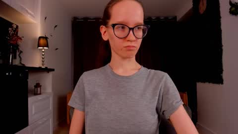 Snapshot of lynettebails chatting on March 2025 10:13:02 PM Sara online show from March 2025 10:13:02 PM