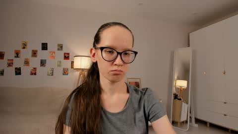 Snapshot of lynettebails chatting on March 2025 10:19:02 PM Sara online show from March 2025 10:19:02 PM