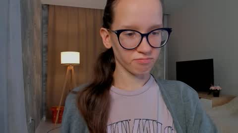 Snapshot of lynettebails chatting on September 2025 04:30:02 PM Sara online show from September 2025 04:30:02 PM