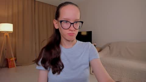 Snapshot of lynettebails chatting on October 2025 04:16:01 PM Sara online show from October 2025 04:16:01 PM